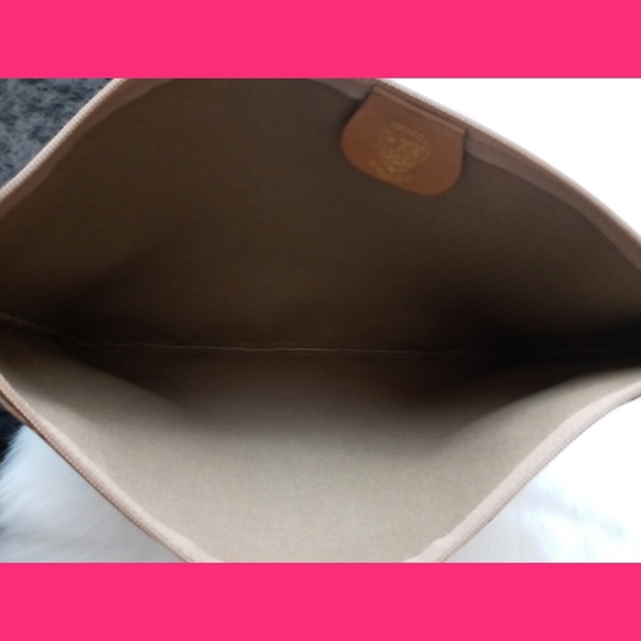 💯AUTHENTIC GUCCI GG SUPREME CANVAS ZIPPER CLUTCH - Picture 3 of 11